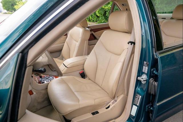 Photo of 1997 Green Mercedes-Benz S-Class