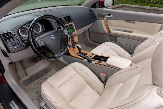 Photo of 2011 Flamenco Red Metallic Paint Volvo C70