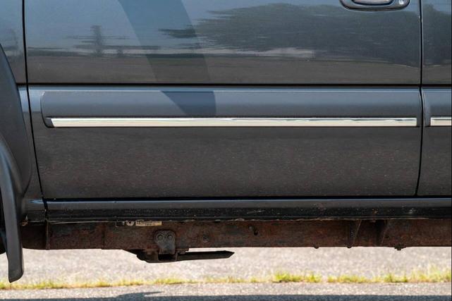 Photo of 2003 Gray Chevrolet Suburban