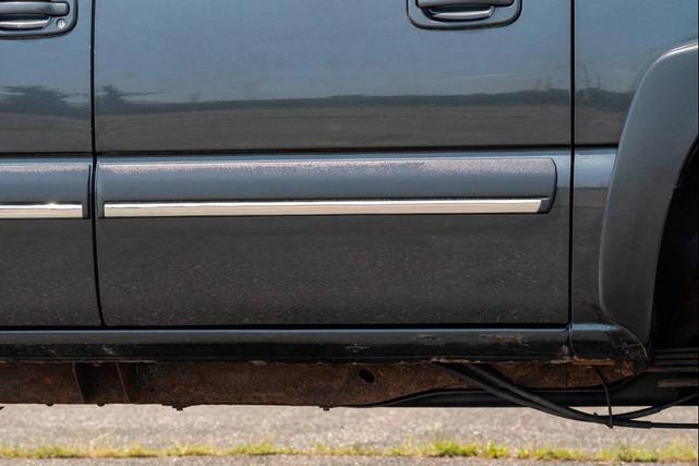 Photo of 2003 Gray Chevrolet Suburban