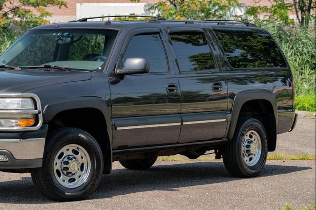 Photo of 2003 Gray Chevrolet Suburban
