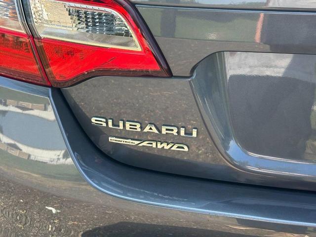 Photo of 2015 Carbide Gray Metallic Subaru Legacy