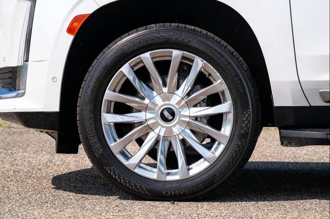 Photo of 2022 Crystal White Tricoat Cadillac Escalade