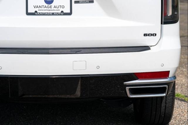 Photo of 2022 Crystal White Tricoat Cadillac Escalade