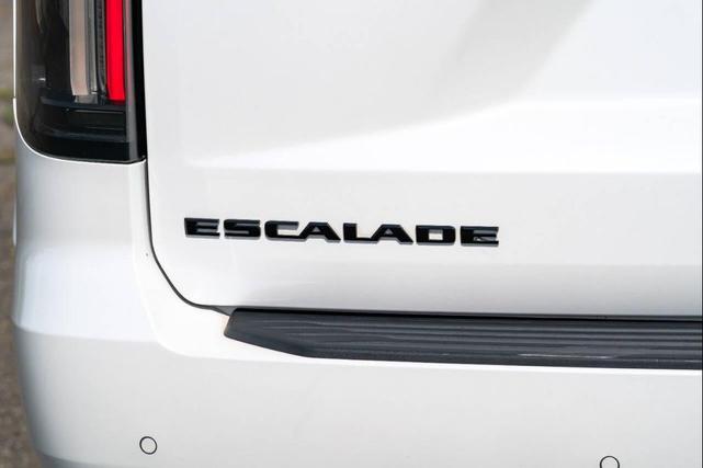 Photo of 2022 Crystal White Tricoat Cadillac Escalade