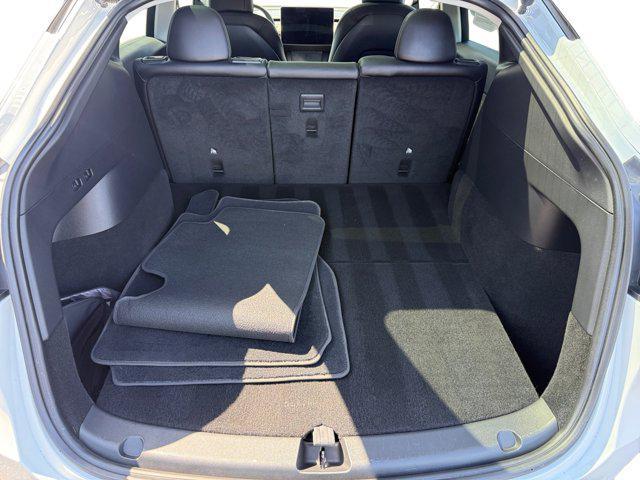 Photo of 2022 Pearl White Multi-Coat Tesla Model Y