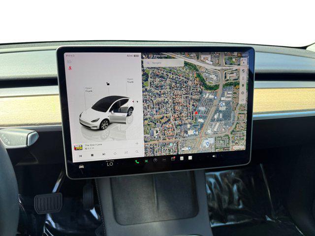Photo of 2022 Pearl White Multi-Coat Tesla Model Y