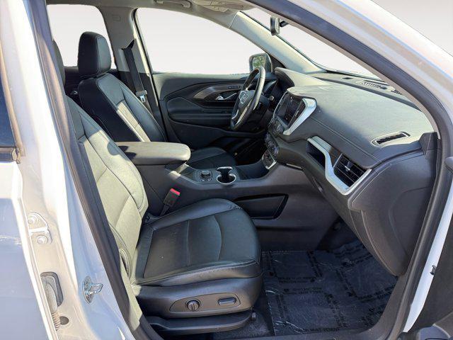 Photo of 2024 Summit White GMC Terrain
