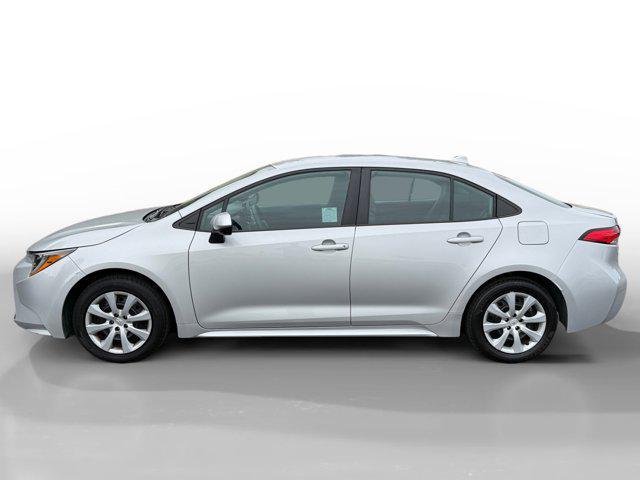 Photo of 2022 Classic Silver Metallic Toyota Corolla