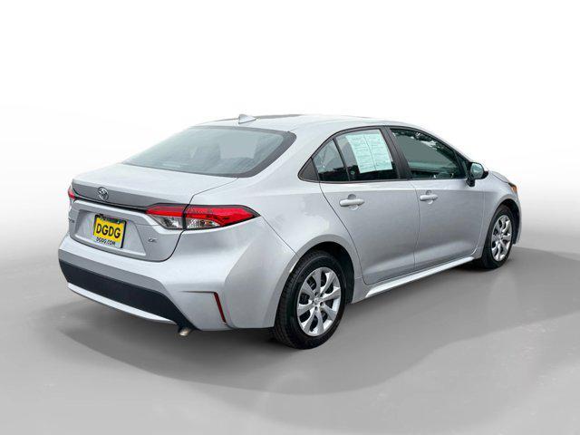 Photo of 2022 Classic Silver Metallic Toyota Corolla