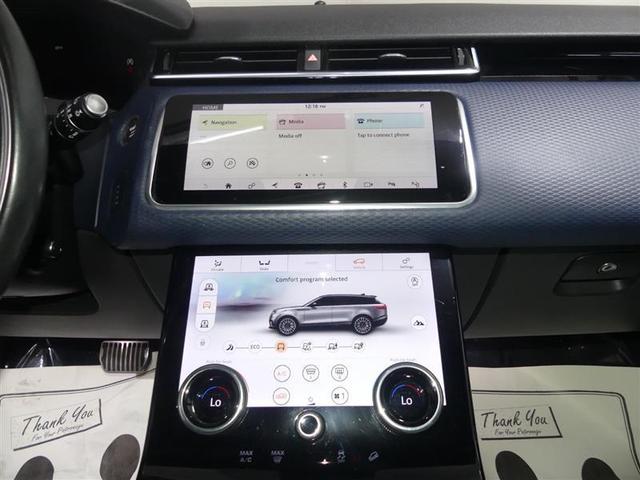 Photo of 2019 White Land Rover Range Rover Velar