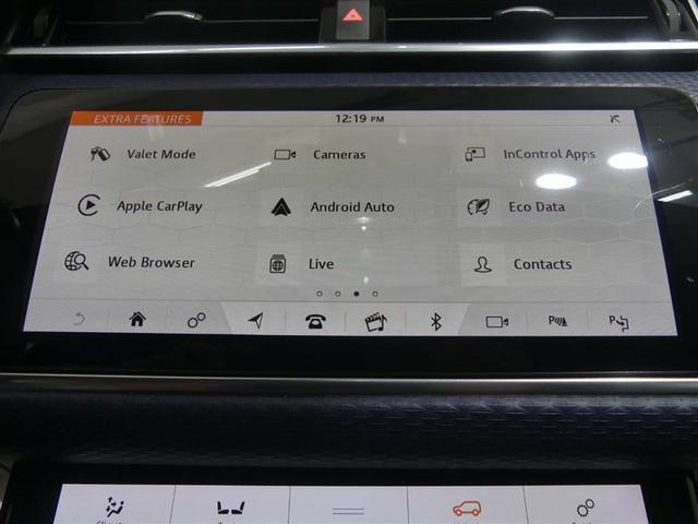 Photo of 2019 White Land Rover Range Rover Velar