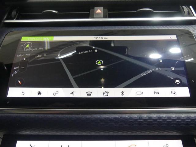 Photo of 2019 White Land Rover Range Rover Velar