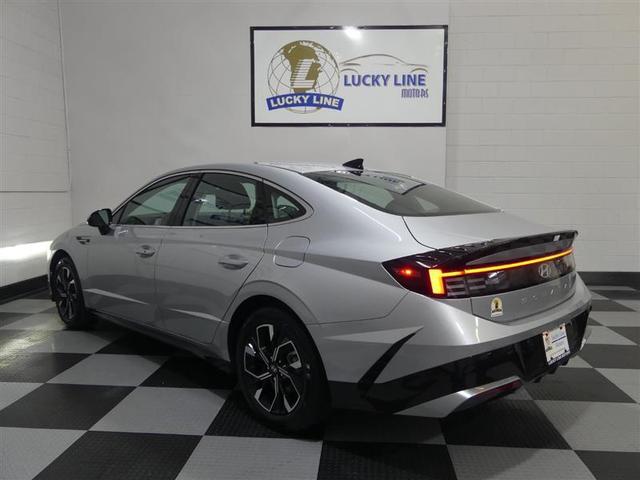 Photo of 2025 Aero Silver Hyundai SONATA