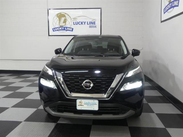 Photo of 2021 Super Black Nissan Rogue