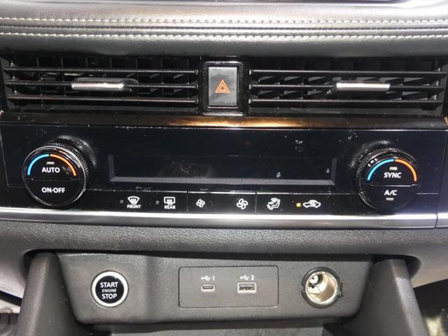 Photo of 2021 Super Black Nissan Rogue