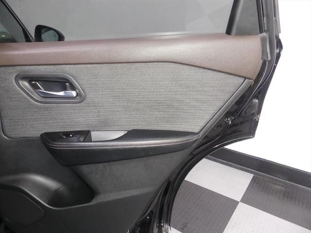 Photo of 2021 Super Black Nissan Rogue
