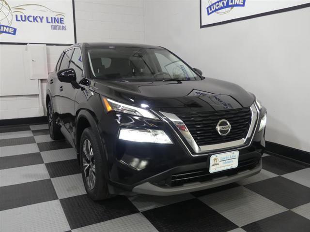 Photo of 2021 Super Black Nissan Rogue