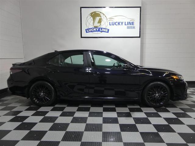 Photo of 2022 Midnight Black Metallic Toyota Camry