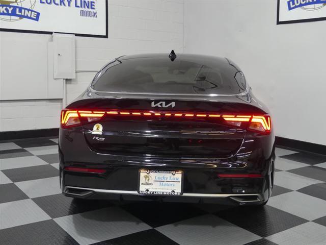 Photo of 2022 Ebony Black Kia K5