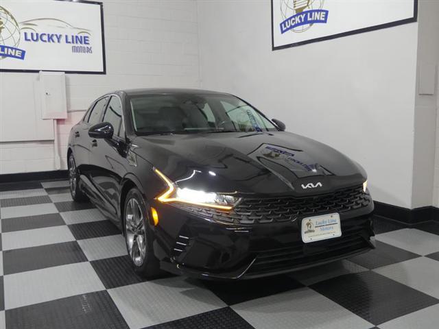 Photo of 2022 Ebony Black Kia K5
