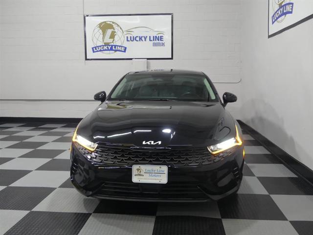 Photo of 2022 Ebony Black Kia K5