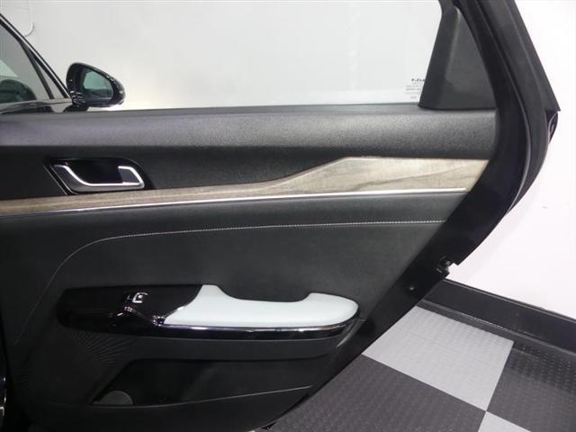 Photo of 2022 Ebony Black Kia K5