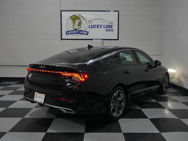 Photo of 2022 Ebony Black Kia K5