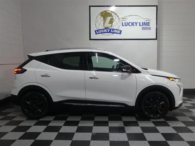 Photo of 2023 Summit White Chevrolet Bolt EUV