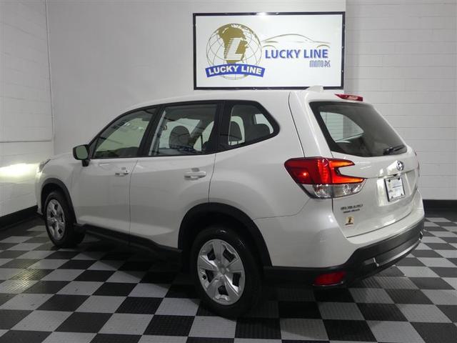 Photo of 2022 Crystal White Pearl Subaru Forester