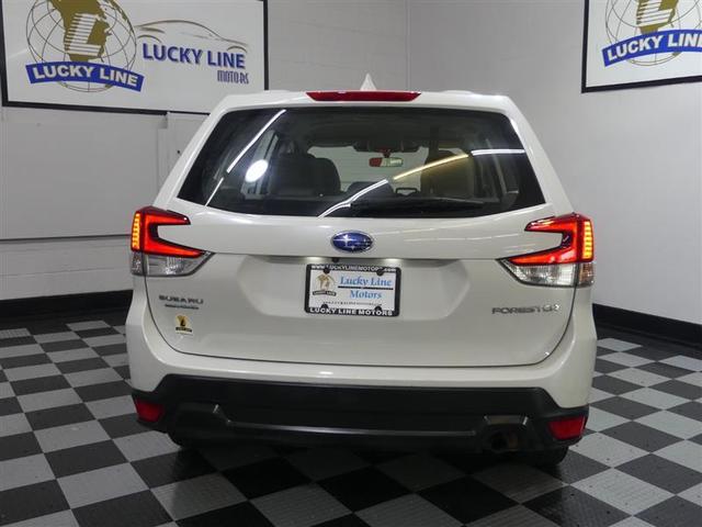Photo of 2022 Crystal White Pearl Subaru Forester