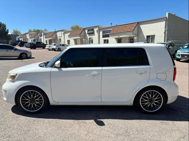 Photo of 2008 Super White Scion xB