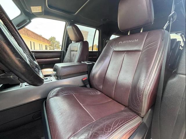 Photo of 2017 White Platinum Metallic Tri-Coat Ford Expedition EL