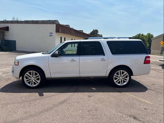 Photo of 2017 White Platinum Metallic Tri-Coat Ford Expedition EL