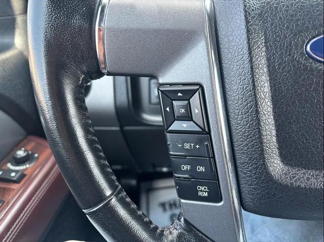 Photo of 2017 White Platinum Metallic Tri-Coat Ford Expedition EL