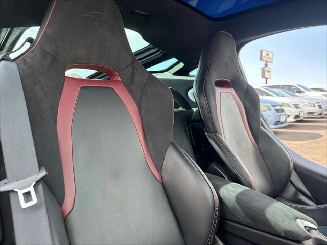 Photo of 2022 White McLaren GT