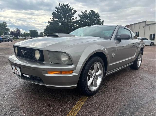 Photo of 2009 Silver Ford Mustang
