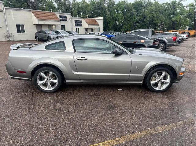 Photo of 2009 Silver Ford Mustang