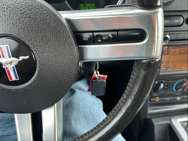 Photo of 2009 Silver Ford Mustang