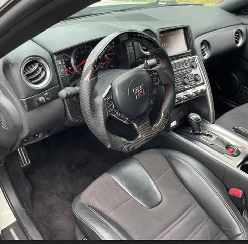Photo of 2009 Ivory Pearl Nissan GT-R