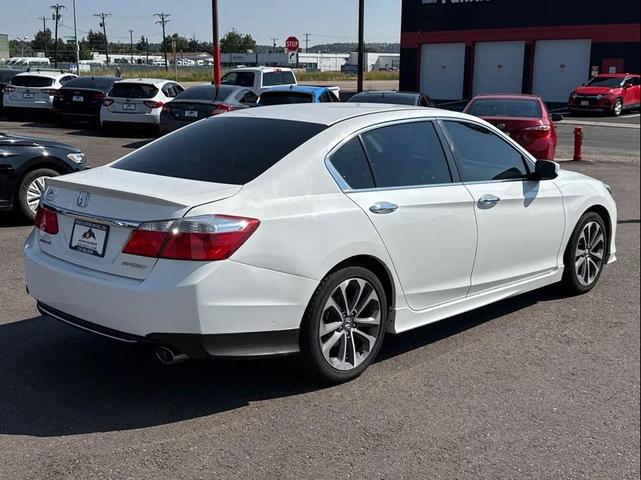 Photo of 2015 White Orchid Pearl Honda Accord