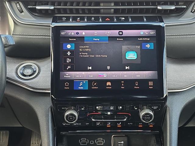 Photo of 2021 Velvet Red Pearlcoat Jeep Grand Cherokee L