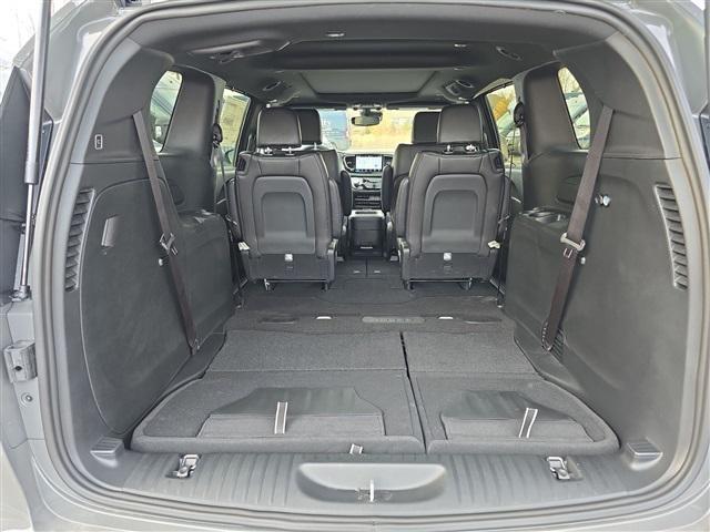 Photo of 2025 Ceramic Gray Clearcoat Chrysler Pacifica