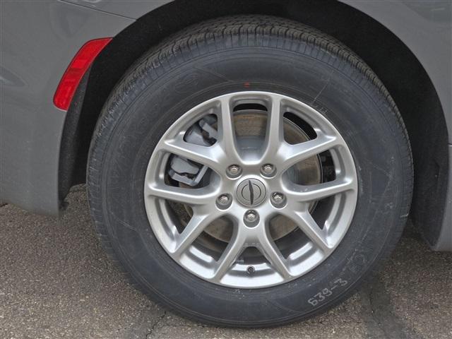 Photo of 2025 Ceramic Gray Clearcoat Chrysler Pacifica