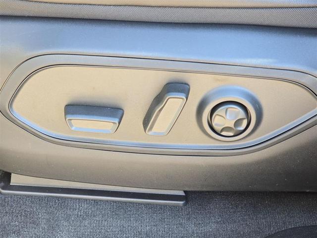 Photo of 2025 Silver Zynith Jeep Grand Cherokee L