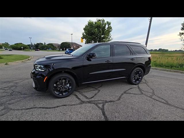 Photo of 2025 DB Black Crystal Clearcoat Dodge Durango