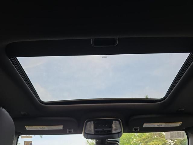 Photo of 2025 DB Black Crystal Clearcoat Dodge Durango