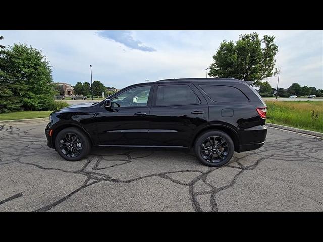 Photo of 2025 DB Black Crystal Clearcoat Dodge Durango