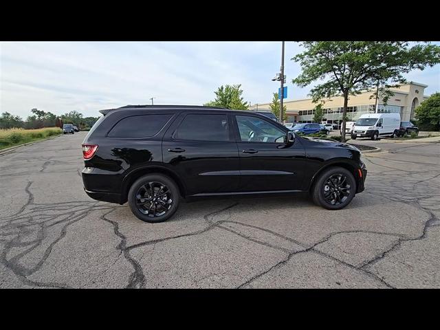 Photo of 2025 DB Black Crystal Clearcoat Dodge Durango