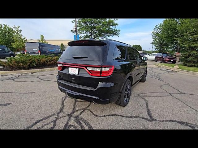 Photo of 2025 DB Black Crystal Clearcoat Dodge Durango